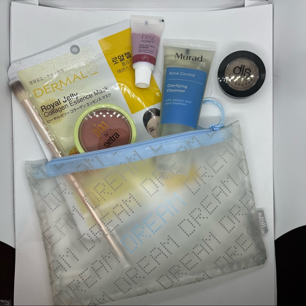 Cute ipsy Bag with Makeup